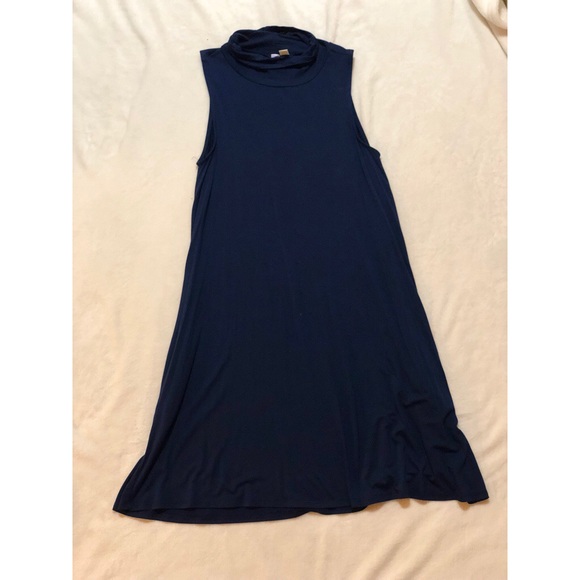 Francesca's Collections Dresses & Skirts - Francesca’s Navy Blue Mock Neck Dress